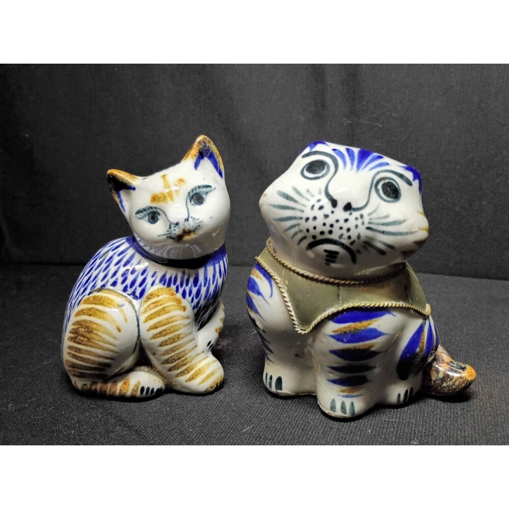 Mexican Tonala Cat Sculpture Folk Art Flower Pattern